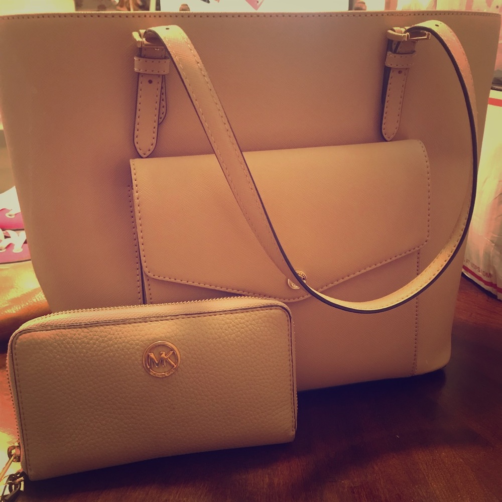 Michael kors purse and wallet